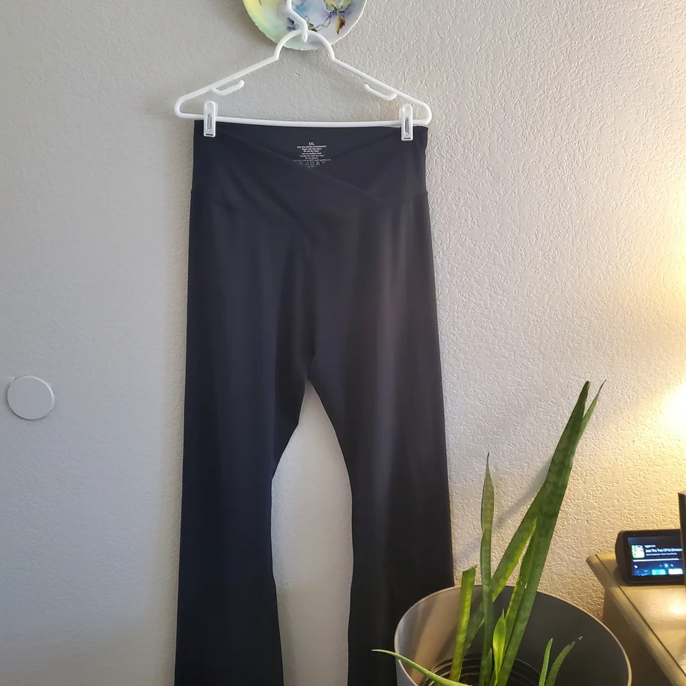 Women's Black Leggings - Picture 1 of 12